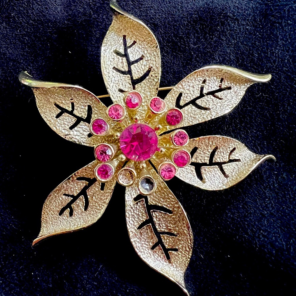 Sara Hoon Vintage Flower Brooch